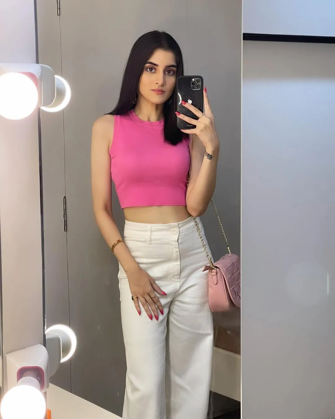 Isha - Delhi escort profile
